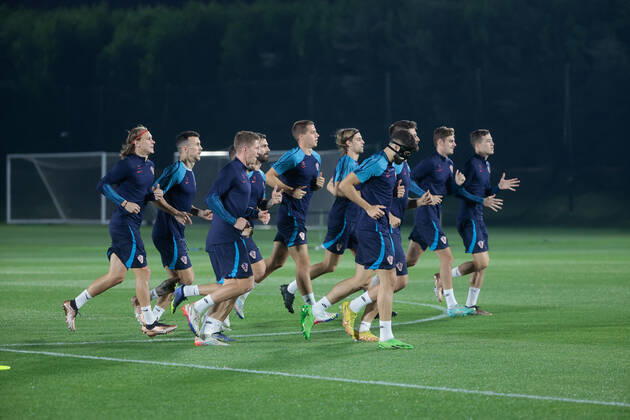 Croatia s players participate in their national team, Nationalteam s training session in Doha, Qatar, 16 December 2022. Croatia is to face Morocco on 17 December in a match for the 3rd and 4th place in the FIFA World Cup, WM, Weltmeisterschaft, Fussball 2022. Croatia s trainning session !ACHTUNG: NUR REDAKTIONELLE NUTZUNG!  Copyright: xJUANxIGNACIOxRONCORONIx EVE2308 20221216-3325fec576454361421fcf6969d902f809403db4