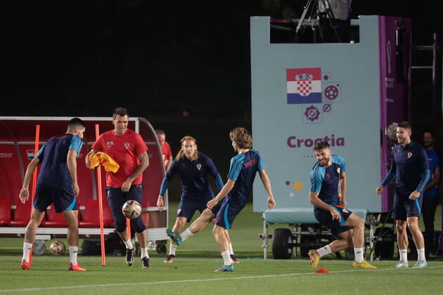 Croatia s players participate in their national team, Nationalteam s training session in Doha, Qatar, 16 December 2022. Croatia is to face Morocco on 17 December in a match for the 3rd and 4th place in the FIFA World Cup, WM, Weltmeisterschaft, Fussball 2022. Croatia s trainning session !ACHTUNG: NUR REDAKTIONELLE NUTZUNG!  Copyright: xJUANxIGNACIOxRONCORONIx EVE2315 20221216-50ed115ccfa6b518cead8d70000964830cb3804b