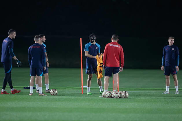 Croatia s players participate in their national team, Nationalteam s training session in Doha, Qatar, 16 December 2022. Croatia is to face Morocco on 17 December in a match for the 3rd and 4th place in the FIFA World Cup, WM, Weltmeisterschaft, Fussball 2022. Croatia s trainning session !ACHTUNG: NUR REDAKTIONELLE NUTZUNG!  Copyright: xJUANxIGNACIOxRONCORONIx EVE2312 20221216-979d62755657082eae21110d9104e40f1aeaaa40