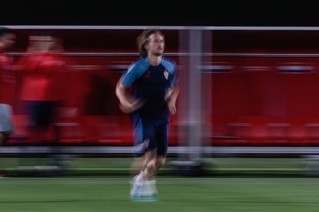 Croatia s soccer player Luca Modric participates in his national team, Nationalteam s training session in Doha, Qatar, 16 December 2022. Croatia is to face Morocco on 17 December in a match for the 3rd and 4th place in the FIFA World Cup, WM, Weltmeisterschaft, Fussball 2022. Croatia s trainning session !ACHTUNG: NUR REDAKTIONELLE NUTZUNG!  Copyright: xJUANxIGNACIOxRONCORONIx EVE2309 20221216-d5127576e20397b56a4a84de284e7c3981653eb6