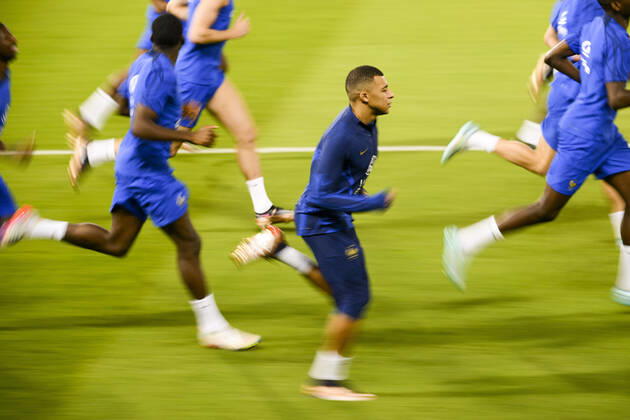 MBAPPE Kylian (FRA) FOOTBALL : Entrainement de l Equipe de France - coupe du Monde Qatar 2022 - 16 12 2022 JBAutissier Panoramic