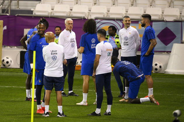 Didier Deschamps entraineur Selectionneur France FOOTBALL : Entrainement de l Equipe de France - coupe du Monde Qatar 2022 - 16 12 2022 JBAutissier Panoramic 