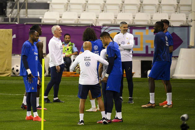 Didier Deschamps entraineur Selectionneur France FOOTBALL : Entrainement de l Equipe de France - coupe du Monde Qatar 2022 - 16 12 2022 JBAutissier Panoramic 