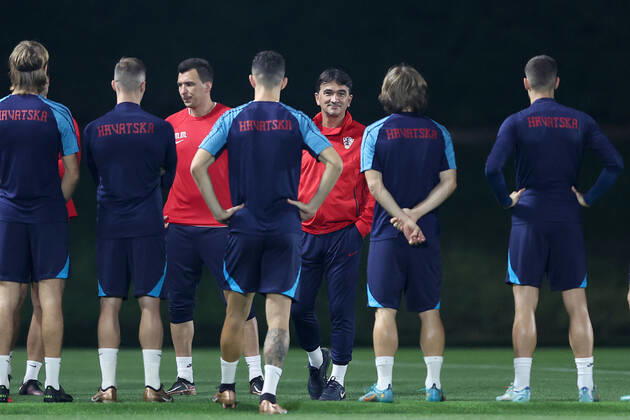 Sport Bilder des Tages Training of the Croatian national football team Head coach Zlatko Dalic during the training of the Croatian national football team at Al Esal 3 camp the day before the match against Morocco in Doha, Qatar on December 16, 2022. GoranxStanzl PIXSELL