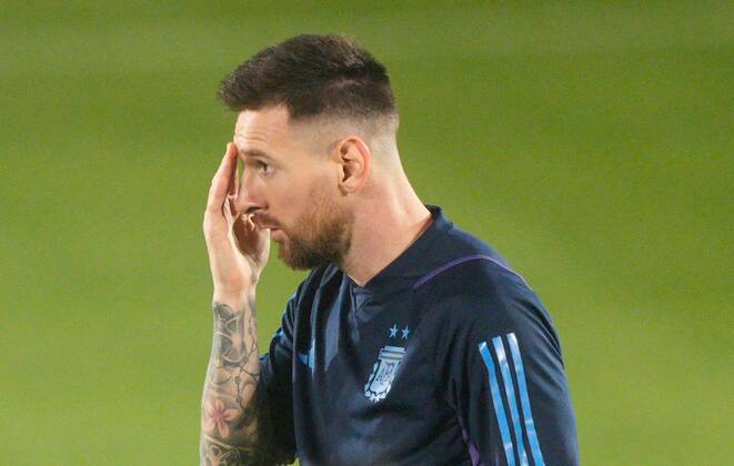 Mandatory Credit: Photo by Dave Shopland Shutterstock (13670844a) Lionel Messi of Argentina Argentina Training, FIFA World Cup, WM, Weltmeisterschaft, Fussball 2022, Football, Qatar University Training Site, Doha, Qatar - 17 Dec 2022 Editorial Use Only Argentina Training, FIFA World Cup 2022, Football, Qatar University Training Site, Doha, Qatar - 17 Dec 2022 Editorial Use Only Copyright: xDavexShopland Shutterstockx 13670844a