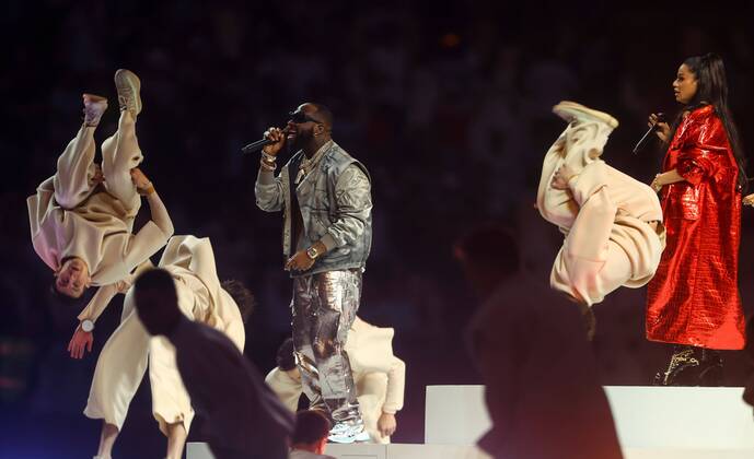 Mandatory Credit: Photo by Kieran McManus Shutterstock (13670809ah) Davido and Aisha performing during the closing ceremony Argentina v France, FIFA World Cup, WM, Weltmeisterschaft, Fussball 2022, Final, Football, Lusail Stadium, Al Daayen, Qatar - 18 Dec 2022 Editorial Use Only Argentina v France, FIFA World Cup 2022, Final, Football, Lusail Stadium, Al Daayen, Qatar - 18 Dec 2022 Editorial Use Only Copyright: xKieranxMcManus Shutterstockx 13670809ah