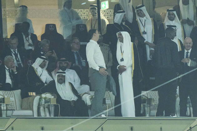 Argentina v France: Final - FIFA World Cup, WM, Weltmeisterschaft, Fussball Qatar 2022 Swedish footballer Zlatan Ibrahimovic talks with Qatar s Sheikh Tamim bin Hamad al-Thani prior to the FIFA World Cup Qatar 2022 Final match between Argentina and France at Lusail Stadium on December 18, 2022 in Lusail City, Qatar. Lusail City Qatar  Copyright: xJosexBretonx originalFilename:breton-argentin221218_npJmD.jpg