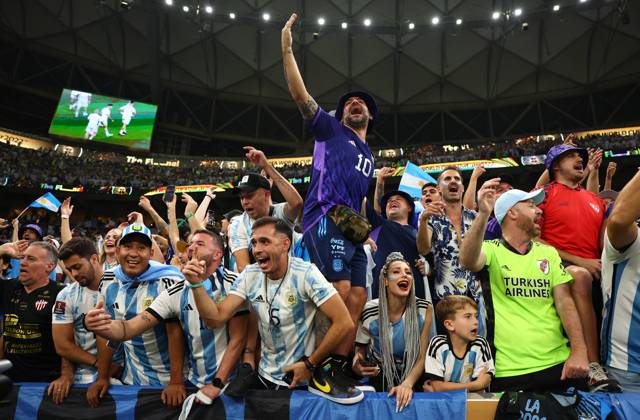 Doha, Qatar, 18th December 2022. Argentina fans during the FIFA World Cup, WM, Weltmeisterschaft, Fussball 2022 match at Lusail Stadium, Doha. Picture credit should read: David Klein Sportimage EDITORIAL USE ONLY. No use with unauthorised audio, video, data, fixture lists, club league logos or live services. Online in-match use limited to 120 images, no video emulation. No use in betting, games or single club league player publications. SPI-2101-0024