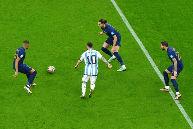 Mandatory Credit: Photo by Javier Garcia Shutterstock (13670815ax) Kylian Mbappe of France and Lionel Messi of Argentina Argentina v France, FIFA World Cup, WM, Weltmeisterschaft, Fussball 2022, Final, Football, Lusail Stadium, Al Daayen, Qatar - 18 Dec 2022 Editorial Use Only Argentina v France, FIFA World Cup 2022, Final, Football, Lusail Stadium, Al Daayen, Qatar - 18 Dec 2022 Editorial Use Only Copyright: xJavierxGarcia Shutterstockx 13670815ax