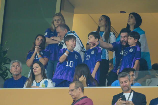 221218 Lionel Messis family on the stands during the FIFA World Cup, WM, Weltmeisterschaft, Fussball 2022 final between Argentina and France on December 18, 2022 in Doha. Photo: Joel Marklund BILDBYRAN kod JM JM0415 bbeng fotboll football soccer fotball vm fotbolls-vm fotball-vm fotbolls-vm 2022 fifa world cup 2022 final argentina frankrike france publik Copyright: JOELxMARKLUND BB221218JM026