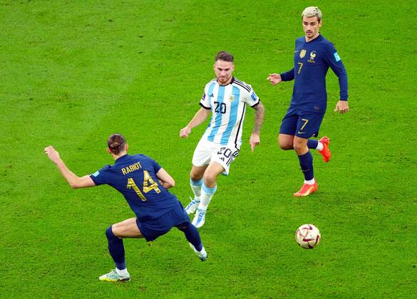 Mandatory Credit: Photo by Javier Garcia Shutterstock (13670815ba) Adrien Rabiot of France and Alexis MacAllister of Argentina Argentina v France, FIFA World Cup, WM, Weltmeisterschaft, Fussball 2022, Final, Football, Lusail Stadium, Al Daayen, Qatar - 18 Dec 2022 Editorial Use Only Argentina v France, FIFA World Cup 2022, Final, Football, Lusail Stadium, Al Daayen, Qatar - 18 Dec 2022 Editorial Use Only Copyright: xJavierxGarcia Shutterstockx 13670815ba