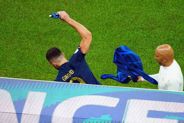 Mandatory Credit: Photo by Javier Garcia Shutterstock (13670815ck) Olivier Giroud of France reacts after being substituted Argentina v France, FIFA World Cup, WM, Weltmeisterschaft, Fussball 2022, Final, Football, Lusail Stadium, Al Daayen, Qatar - 18 Dec 2022 Editorial Use Only Argentina v France, FIFA World Cup 2022, Final, Football, Lusail Stadium, Al Daayen, Qatar - 18 Dec 2022 Editorial Use Only Copyright: xJavierxGarcia Shutterstockx 13670815ck