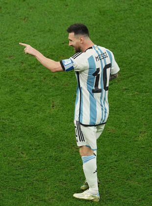 (221218) -- LUSAIER, Dec. 18, 2022 -- Lionel Messi of Argentina celebrates his goal during the Final between Argentina and France at the 2022 FIFA World Cup, WM, Weltmeisterschaft, Fussball at Lusail Stadium in Lusail, Qatar, Dec. 18, 2022. ) (SP)QATAR-LUSAIL-2022 WORLD CUP-FINAL-ARG VS FRA XiaoxYijiu
