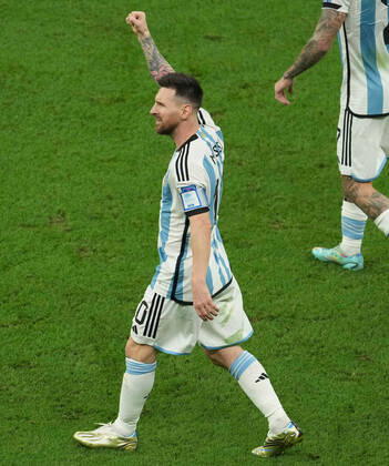 (221218) -- LUSAIER, Dec. 18, 2022 -- Lionel Messi of Argentina celebrates his goal during the Final between Argentina and France at the 2022 FIFA World Cup, WM, Weltmeisterschaft, Fussball at Lusail Stadium in Lusail, Qatar, Dec. 18, 2022. ) (SP)QATAR-LUSAIL-2022 WORLD CUP-FINAL-ARG VS FRA XiaoxYijiu