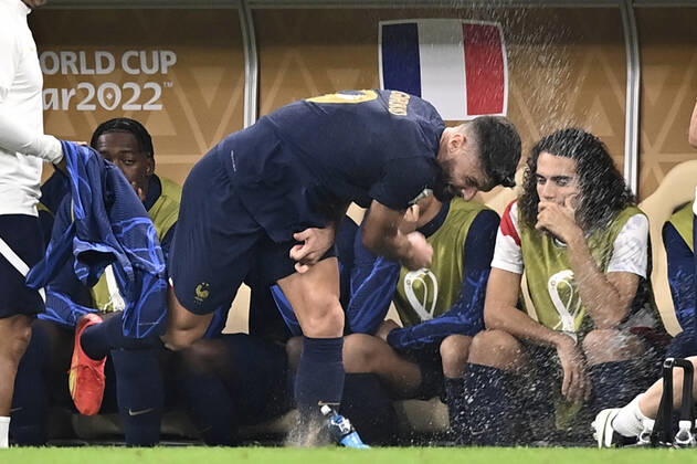 Foto Fabio Ferrari LaPresse - 18 Dicembre 2022 Lusail, Qatar - - Calcio - Qatar 2022 - Coppa del Mondo Fifa - Argentina vs Francia - Finale - Lusail Iconic Stadium - Nella foto: Olivier Giroud (FRA) rabbia dopo la sostituzione December 18, 2022 Lusail, Qatar - sport - Soccer - Qatar 2022- FIFA World Cup, WM, Weltmeisterschaft, Fussball - Argentina vs Francia - Final - Lusail Iconic Stadium In the pic: Olivier Giroud (FRA)  Copyright: xFabioxFerrari LaPressex