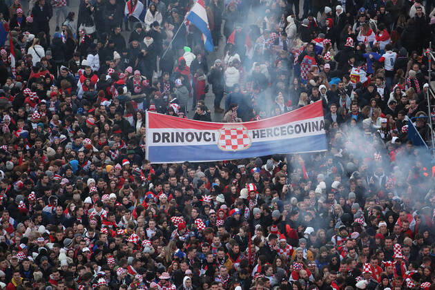 Croatia team victory parade Fans gather for the Croatia team victory parade at Ban Jelacic square (following their victory over Morocco in the 2022 FIFA World Cup, WM, Weltmeisterschaft, Fussball bronze medal match the previous day) on December 18, 2022 in Zagreb, Croatia. LukaxStanzl PIXSELL