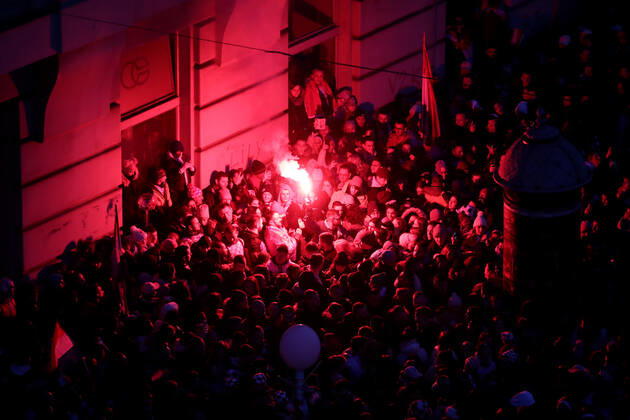 Croatia team victory parade Fans lit flares during the Croatia team victory parade at Ban Jelacic square (following their victory over Morocco in the 2022 FIFA World Cup, WM, Weltmeisterschaft, Fussball bronze medal match the previous day) on December 18, 2022 in Zagreb, Croatia. LukaxStanzl PIXSELL