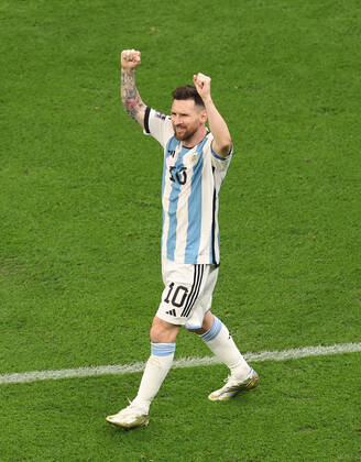 (221218) -- LUSAIER, Dec. 18, 2022 -- Lionel Messi of Argentina celebrates his goal during the Final between Argentina and France at the 2022 FIFA World Cup, WM, Weltmeisterschaft, Fussball at Lusail Stadium in Lusail, Qatar, Dec. 18, 2022. ) (SP)QATAR-LUSAIL-2022 WORLD CUP-FINAL-ARG VS FRA XuxZijian