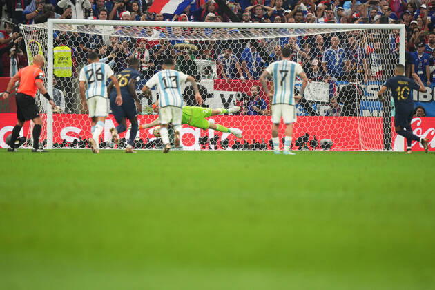 QAT: Argentina v France. FIFA World Cup, WM, Weltmeisterschaft, Fussball Qatar 2022. Final Kylian Mbappe of France scores his goal during the FIFA World Cup Qatar 2022 match, Final, between Argentina and France played at Lusail Stadium on Dec 18, 2022 in Lusail, Qatar. Copyright: xBaguxBlancox xPRESSINx WC_221218_167