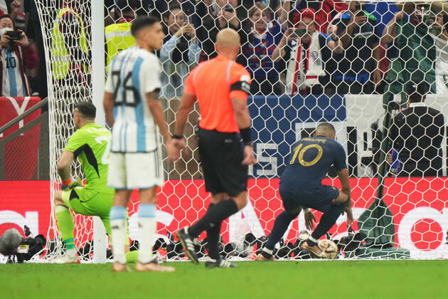 QAT: Argentina v France. FIFA World Cup, WM, Weltmeisterschaft, Fussball Qatar 2022. Final Kylian Mbappe of France celebrates his goal during the FIFA World Cup Qatar 2022 match, Final, between Argentina and France played at Lusail Stadium on Dec 18, 2022 in Lusail, Qatar. Copyright: xBaguxBlancox xPRESSINx WC_221218_168