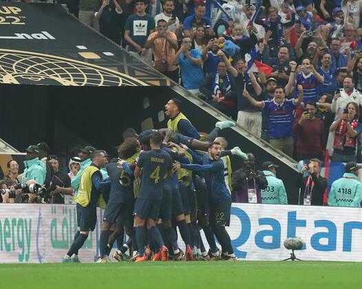 QAT, WM FIFA 2022, Finale, Argentinien vs Frankreich 18.12.2022, Lusail Iconic Stadium, Doha, QAT, WM FIFA 2022, Finale, Argentinien vs Frankreich, im Bild France s forward Kylian Mbappe freut sich über das Tor zum 2:2.