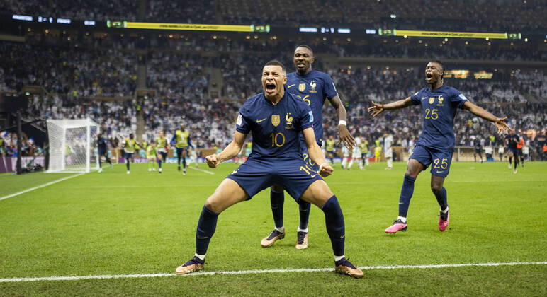 Doha, Qatar. 18th Dec, 2022. Goal celebration: Kylian Mbappe (FRA), Marcus Thuram (FRA), Eduardo Camavinga (FRA) Argentina - France Final Match Argentinien - Frankreich World Cup 2022 in Qatar 18.12.2022