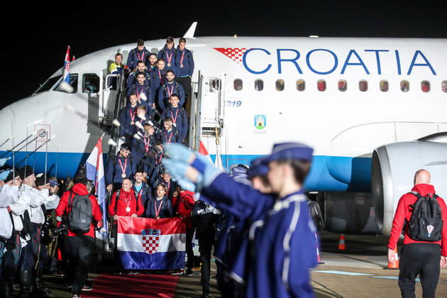 Croatia victory parade Croatia national team, Nationalteam arrive at Zagreb Aiport (following their victory over Morocco in the 2022 FIFA World Cup, WM, Weltmeisterschaft, Fussball bronze medal match the previous day) on December 18, 2022 in Zagreb, Croatia. SlavkoxMidzor PIXSELL