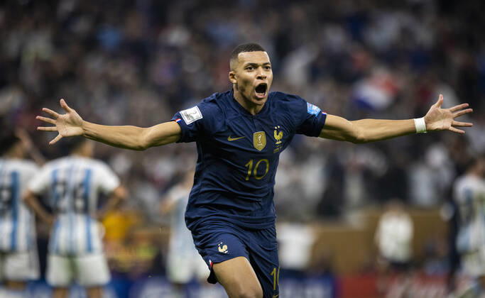 Doha, Qatar. 18th Dec, 2022. Goal celebration: Kylian Mbappe (FRA) Argentina - France Final Match Argentinien - Frankreich World Cup 2022 in Qatar 18.12.2022