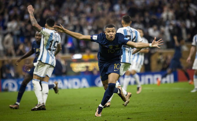 Doha, Qatar. 18th Dec, 2022. Goal celebration: Kylian Mbappe (FRA) Argentina - France Final Match Argentinien - Frankreich World Cup 2022 in Qatar 18.12.2022