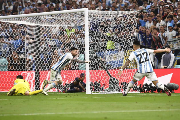 Foto Fabio Ferrari LaPresse - 18 Dicembre 2022 Lusail, Qatar - - Calcio - Qatar 2022 - Coppa del Mondo Fifa - Argentina vs Francia - Finale - Lusail Iconic Stadium - Nella foto: esultanza Lionel Messi (Argentina) 3-2 December 18, 2022 Lusail, Qatar - sport - Soccer - Qatar 2022- FIFA World Cup, WM, Weltmeisterschaft, Fussball - Argentina vs Francia - Final - Lusail Iconic Stadium In the pic: joy Lionel Messi (Argentina) 3-2 Copyright: xFabioxFerrari LaPressex