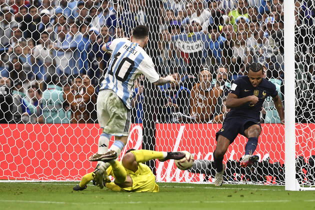 Foto Fabio Ferrari LaPresse - 18 Dicembre 2022 Lusail, Qatar - - Calcio - Qatar 2022 - Coppa del Mondo Fifa - Argentina vs Francia - Finale - Lusail Iconic Stadium - Nella foto: esultanza Lionel Messi (Argentina) 3-2 December 18, 2022 Lusail, Qatar - sport - Soccer - Qatar 2022- FIFA World Cup, WM, Weltmeisterschaft, Fussball - Argentina vs Francia - Final - Lusail Iconic Stadium In the pic: joy Lionel Messi (Argentina) 3-2 Copyright: xFabioxFerrari LaPressex