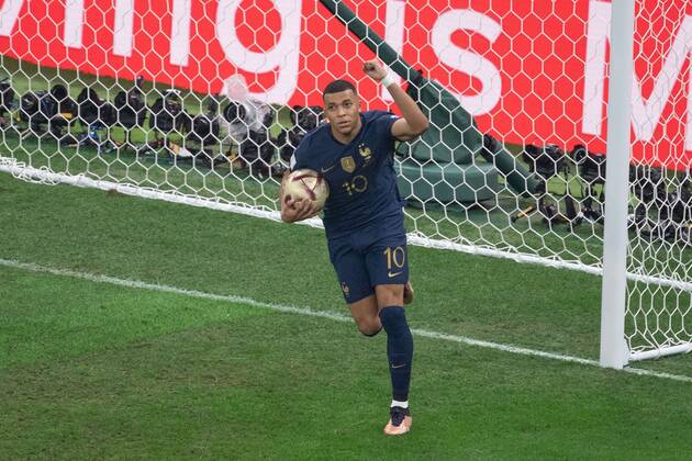RECORD DATE NOT STATED FIFA World Cup, WM, Weltmeisterschaft, Fussball Qatar 2022 Argentina vs France Final Kylian Mbappe celebrates his goal 2-1 of France during the game Argentina vs France, corresponding to the great final of the FIFA World Cup Qatar 2022, at Lusail Stadium, Lusail, Doha, on December 18, 2022. <br><br> Kylian Mbappe celebra su gol 2-1 de Francia durante el partido Argentina vs Francia, correspondiente a la gran final de la Copa Mundial de la FIFA Catar 2022, en el Estadio Lusail, Lusail, Doha, el 18 de Diciembre de 2022 LUSAIL DOHA QATAR Copyright: xDavidxLeahx 20221218_11641