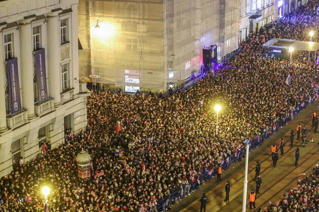 Croatia victory parade Fans gather for the Croatia team victory parade at Ban Jelacic square (following their victory over Morocco in the 2022 FIFA World Cup, WM, Weltmeisterschaft, Fussball bronze medal match the previous day) on December 18, 2022 in Zagreb, Croatia. LukaxStanzl PIXSELL