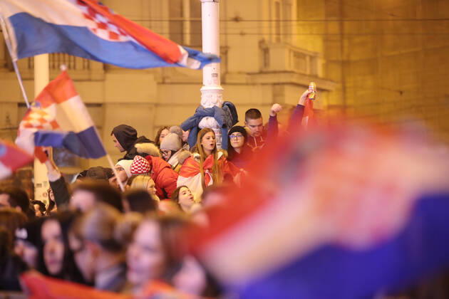 Croatia victory parade Fans gather for the Croatia team victory parade at Ban Jelacic square (following their victory over Morocco in the 2022 FIFA World Cup, WM, Weltmeisterschaft, Fussball bronze medal match the previous day) on December 18, 2022 in Zagreb, Croatia. MatijaxHabljak PIXSELL