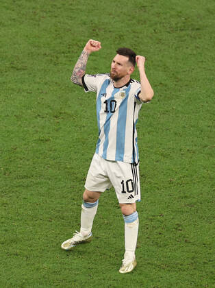 (221218) -- LUSAIER, Dec. 18, 2022 -- Lionel Messi of Argentina celebrates scoring during the Final between Argentina and France at the 2022 FIFA World Cup, WM, Weltmeisterschaft, Fussball at Lusail Stadium in Lusail, Qatar, Dec. 18, 2022. ) (SP)QATAR-LUSAIL-2022 WORLD CUP-FINAL-ARG VS FRA XuxZijian