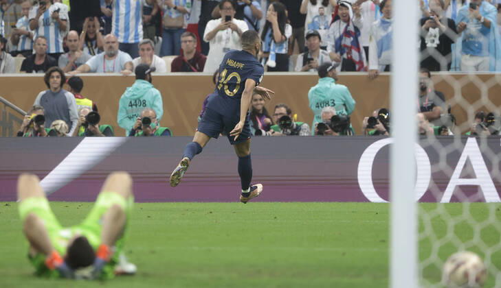 Kylian Mbappe of France celebrates a goal during the final of the FIFA World Cup, WM, Weltmeisterschaft, Fussball soccer tournament between Argentina and France at Lusail stadium in Lusail, Qatar, 18 December 2022. Soccer World Cup 2022: Argentina - France !ACHTUNG: NUR REDAKTIONELLE NUTZUNG!  Copyright: xJuanxIgnacioxRoncoronix GR7236 20221218-e8f5092b9315c25b4942933262467f107a765e5a