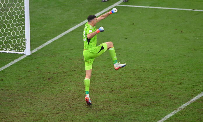 FUSSBALL WM 2022 Finale Argentinien - Frankreich 18.12.2022 Torwart Emiliano Martinez (Argentinien)