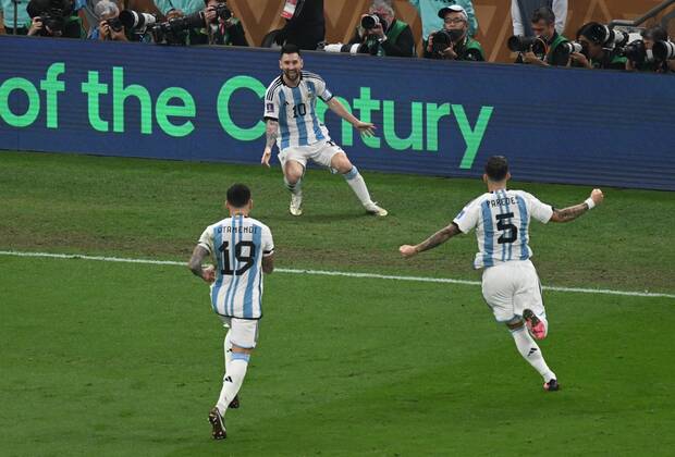 Qatar Soccer World Cup Argentina - France 8342321 18.12.2022 Argentina s Lionel Messi, centre, celebrates his goal during the Qatar 2022 World Cup final match between Argentina and France at the Lusail Iconic Stadium, in Lusail, Qatar. Grigory Sysoev Sputnik Lusail Qatar  Copyright: xGrigoryxSysoevx