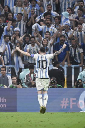(221218) -- LUSAIER, Dec. 18, 2022 -- Lionel Messi of Argentina celebrates his goal during the Final between Argentina and France at the 2022 FIFA World Cup, WM, Weltmeisterschaft, Fussball at Lusail Stadium in Lusail, Qatar, Dec. 18, 2022. ) (SP)QATAR-LUSAIL-2022 WORLD CUP-FINAL-ARG VS FRA LixGa