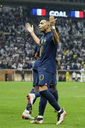 Argentina v France: Final - FIFA World Cup, WM, Weltmeisterschaft, Fussball Qatar 2022 Kylian Mbappe centre-forward of France and Paris Saint-Germain celebrates after scoring his team s third goal during The FIFA World Cup Qatar 2022 Final match between Argentina and France at Lusail Stadium on December 18, 2022 in Lusail City, Qatar. Lusail City Qatar  Copyright: xJosexBretonx originalFilename:breton-argentin221218_npHlS.jpg
