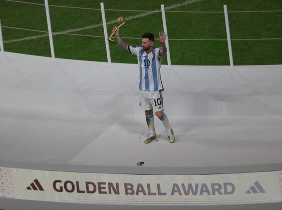Argentina v France 2022 FIFA World Cup, WM, Weltmeisterschaft, Fussball Lionel Messi of Argentina winner of the Golden Ball Award during the 2022 FIFA World Cup Final between Argentina and France at Lusail Stadium, Lusail Content Not Available For UK Newspapers Copyright: xPaulxChestertonx FIL-17843-0370 UK Newspapers OUT