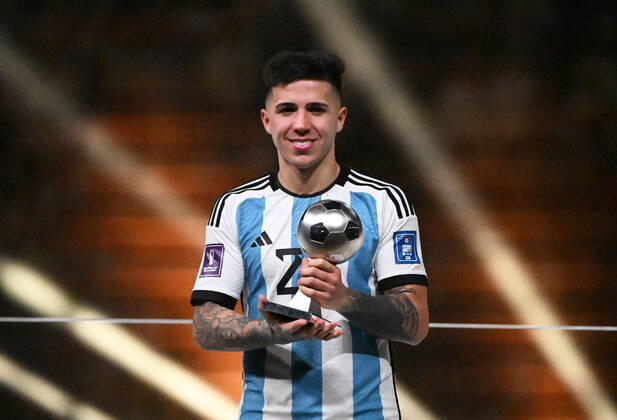 Fussball, Herren, Saison 2022 23, WM in Katar, Finale, Argentinien - Frankreich im Lusail Iconic Stadium in Lusail, Enzo Fernandez (Argentinien), best young player, 18.12. 2022, Copyright: xMatthiasxKochx