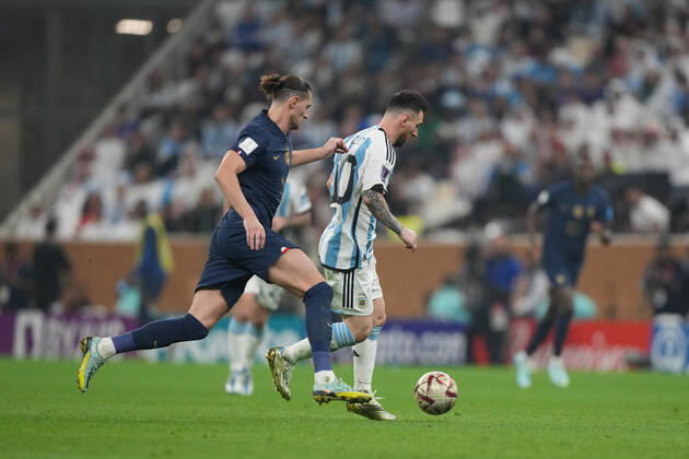 LUSAIL, QATAR - DECEMBER 18: Player of Argentina Lionel Messi drives the ball during the FIFA World Cup, WM, Weltmeisterschaft, Fussball Qatar 2022 Final match between Argentina and France at Lusail Stadium on December 18, 2022 in Lusail, Qatar. (Photo by Florencia Tan Jun PxImages Icon Sportswire) SOCCER: DEC 18 FIFA World Cup Final - France v Argentina Icon2212181492