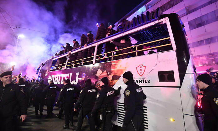 Croatia team victory parade Croatia team victory parade is seen at Ban Jelacic square (following their victory over Morocco in the 2022 FIFA World Cup, WM, Weltmeisterschaft, Fussball bronze medal match the previous day) on December 18, 2022 in Zagreb, Croatia. MarkoxLukunic PIXSELL