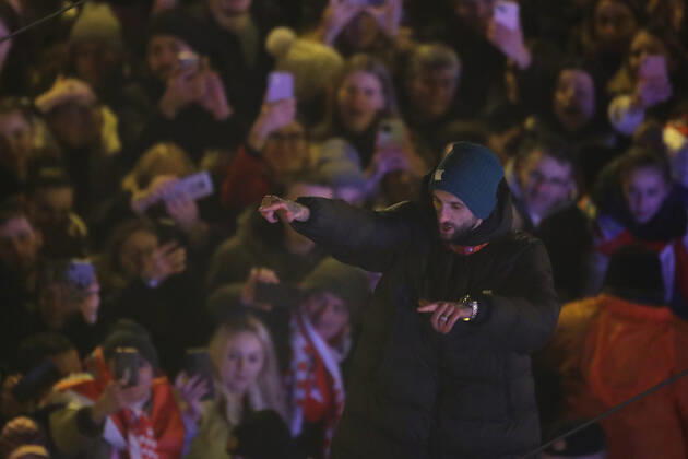 Croatia victory parade Fans lit flares during Croatia team victory parade at Ban Jelacic square (following their victory over Morocco in the 2022 FIFA World Cup, WM, Weltmeisterschaft, Fussball bronze medal match the previous day) on December 18, 2022 in Zagreb, Croatia. LukaxStanzl PIXSELL