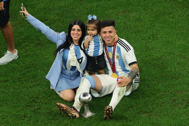 Enzo Fernandez of Argentina celebrates with family during the Final of the FIFA World Cup, WM, Weltmeisterschaft, Fussball Qatar 2022 between Argentina and France at Lusail Stadium, Lusail, Qatar on 18 December 2022. Copyright: xPeterxDovganx 35040124