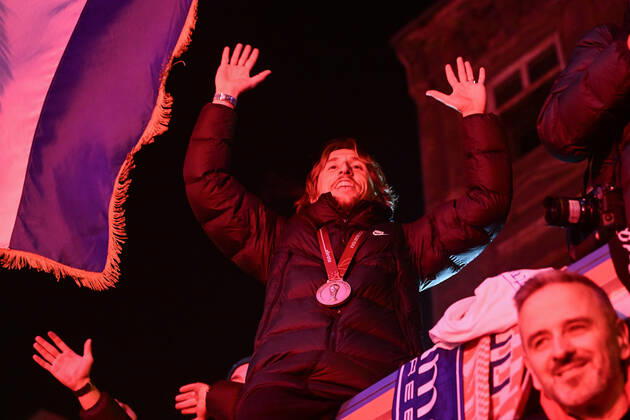 Croatia victory parade Luka Modric is pictured during the Croatia team victory parade at Ban Jelacic square (following their victory over Morocco in the 2022 FIFA World Cup, WM, Weltmeisterschaft, Fussball bronze medal match the previous day) on December 18, 2022 in Zagreb, Croatia. MarkoxLukunic PIXSELL