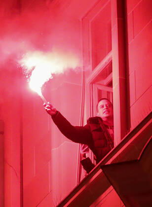 Croatia victory parade Fans gather for the Croatia team victory parade at Ban Jelacic square (following their victory over Morocco in the 2022 FIFA World Cup, WM, Weltmeisterschaft, Fussball bronze medal match the previous day) on December 18, 2022 in Zagreb, Croatia. SanjinxStrukic PIXSELL
