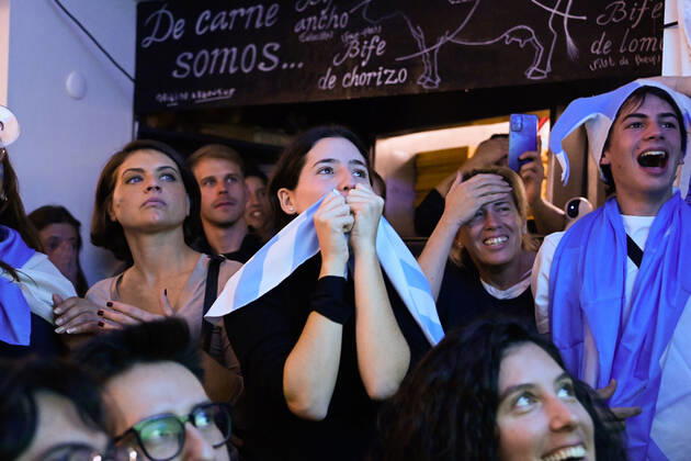Les supporters de l Argentine au Cafe El Sur Ã Paris - ambiance - FOOTBALL : Les supporters de l Argentine - Paris - 18 12 2022 FedericoPestellini Panoramic 