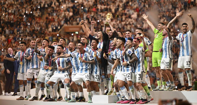 (221218) -- LUSAIER, Dec. 18, 2022 -- Winner Team Argentina celebrate during the awarding ceremony of the 2022 FIFA World Cup, WM, Weltmeisterschaft, Fussball at Lusail Stadium in Lusail, Qatar, Dec. 18, 2022. ) (SP)QATAR-LUSAIL-2022 WORLD CUP-FINAL-ARG VS FRA LixGa 